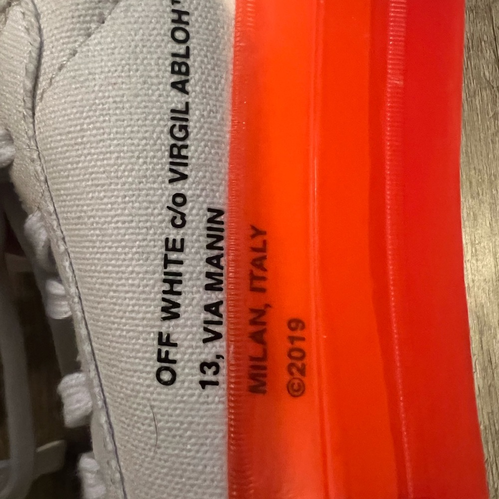 Off white - Picture 2 of 6